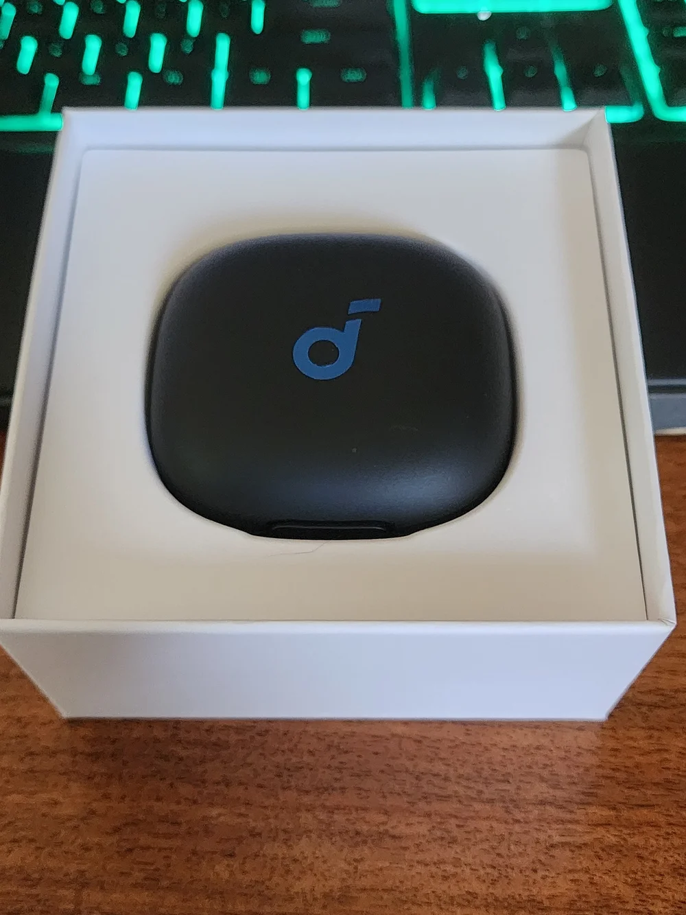 Soundcore Sport X20 Wireless Workout Earbuds with Charging Case - Picture 3 of 5